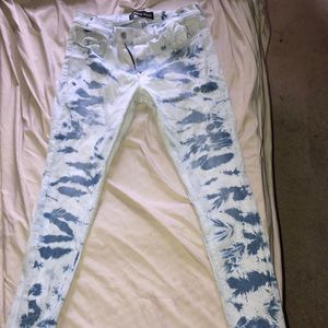 Blue-white-jeans